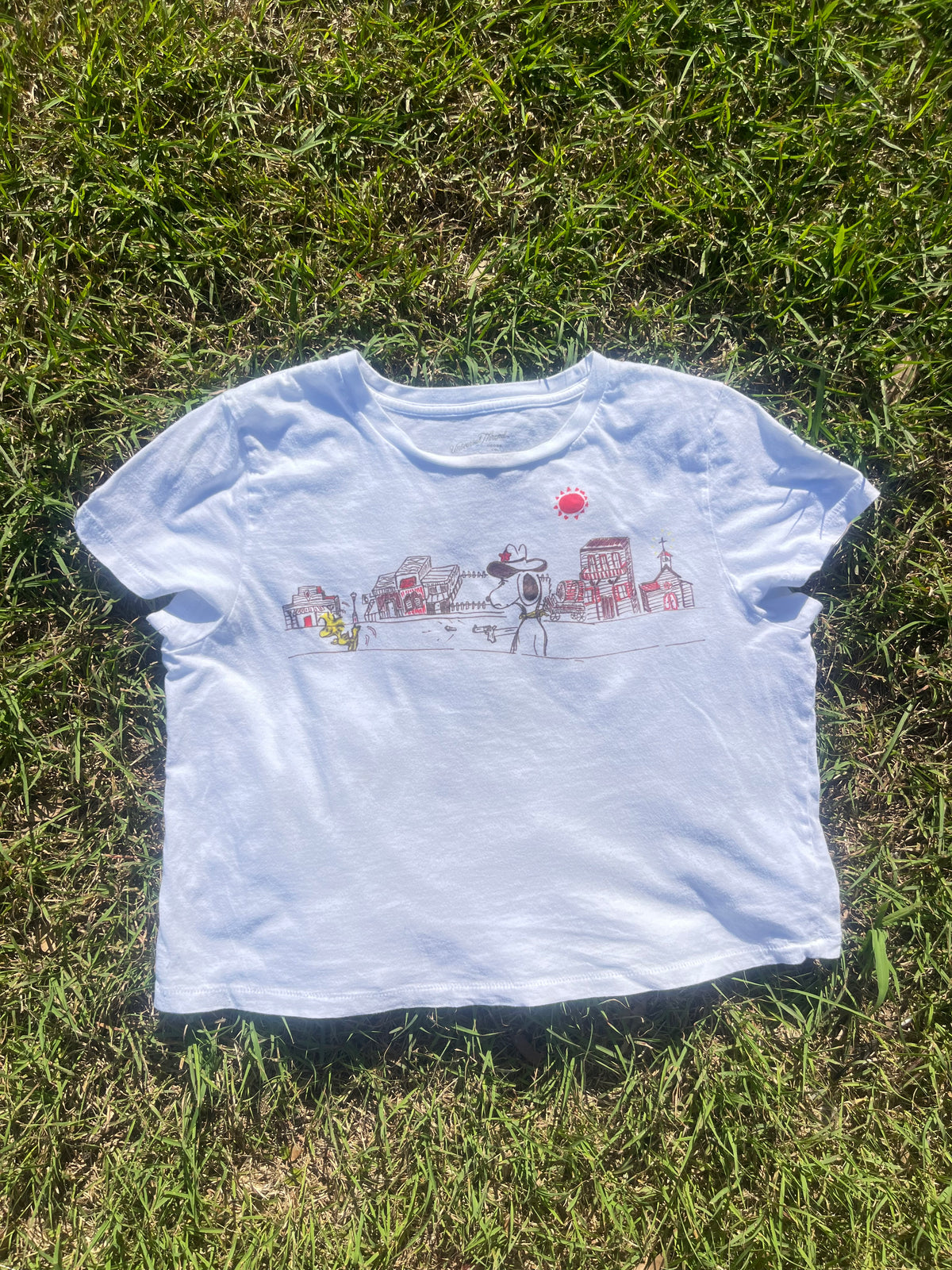 Hand-drawn sheriff snoopy tee (women’s large)